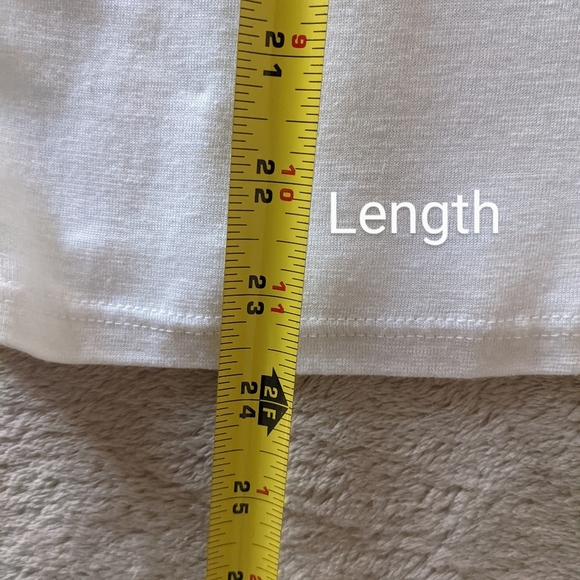Olivia Moon Tres Jolie White T-shirt Size Medium - Picture 11 of 12